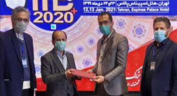 اعطای عنوان «چهره پیشتاز فناوری آموزش ایران» به علی منتظری و رویا مطلق