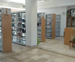 اهدای کتاب به مدارس چهارباغ