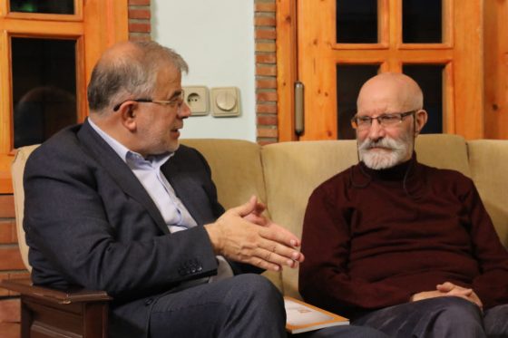 استاندار البرز بر توسعه زیرساخت‌های فرهنگی و بهره‌گیری از تجارب و ظرفیت هنرمندان نامی در استان تأکید کرد