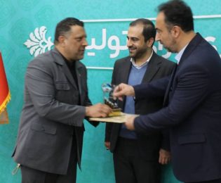 محمد دقیق این بار بعنوان شهروند ارزشمند البرزی مورد تقدیر قرار گرفت